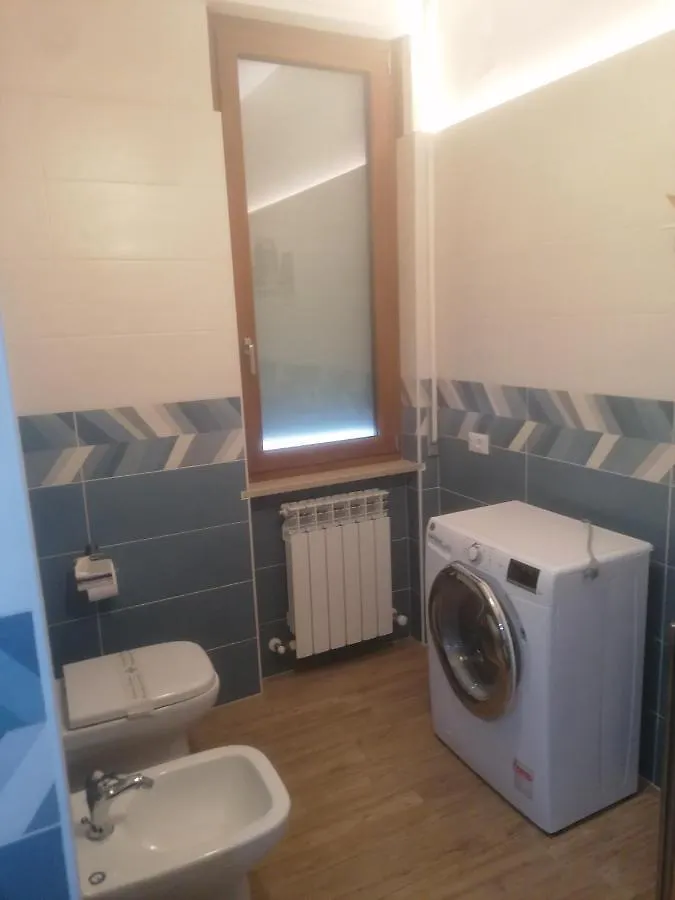 Emmanueli65 Fronte Clinica Per 5 Matrimoniale 2 Singoli 1 Divano Letto Piacenza 0*,